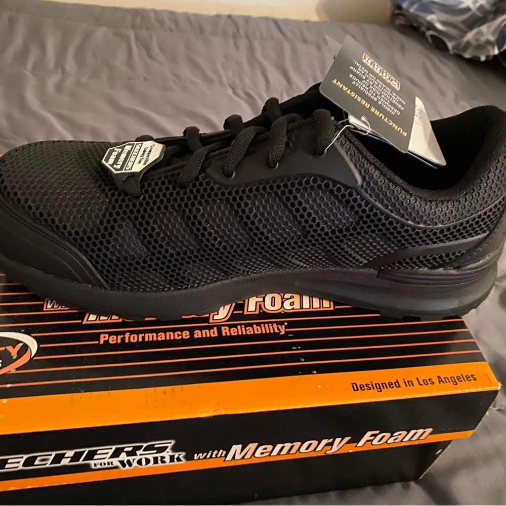 Brand new sketchers work shoes with steel toe
